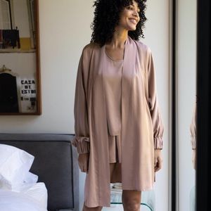 NWOT Lunya Washable Silk Robe in Bare, XS/S